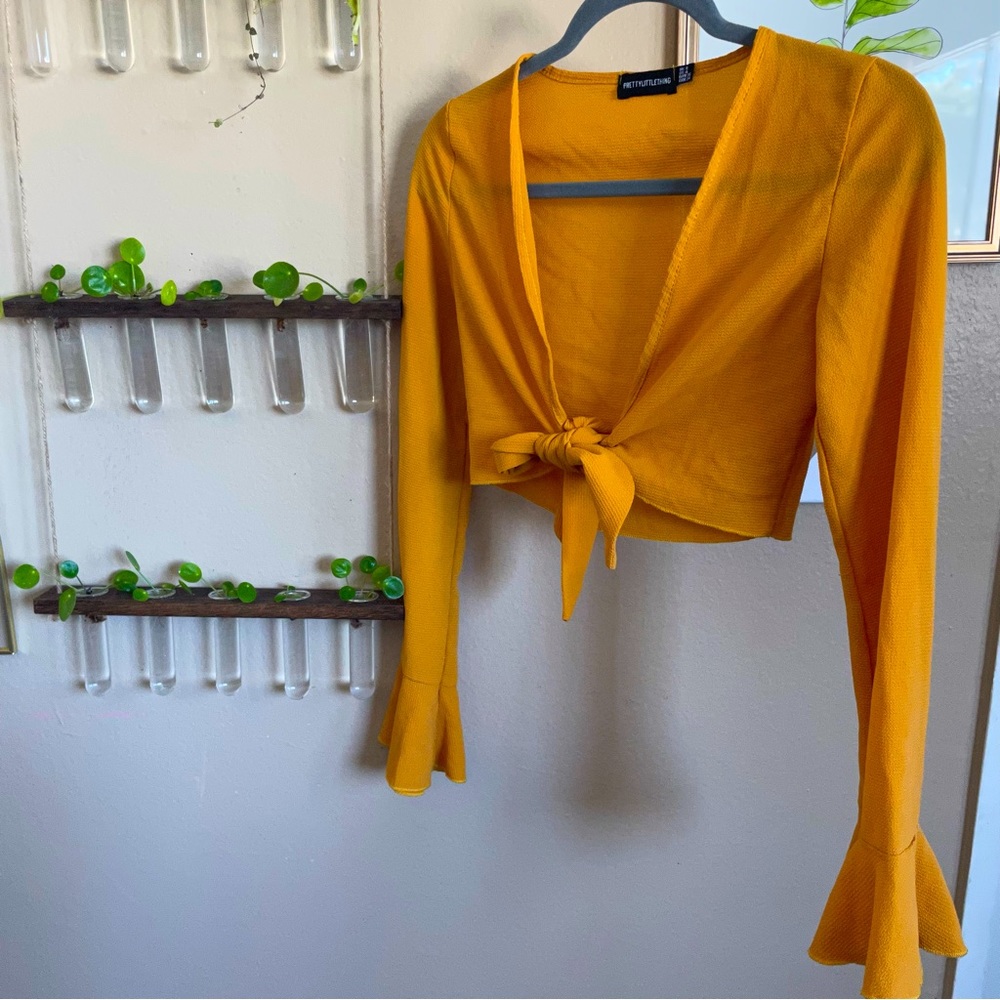 💛 Yellow Long Sleeve Top with Tie Infront💛